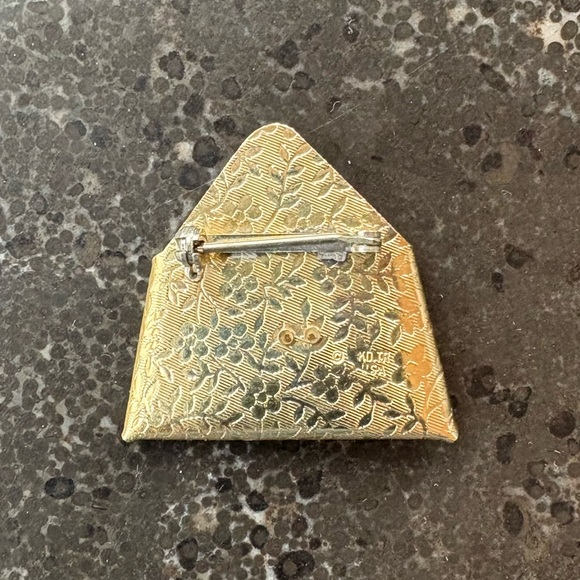 Gold-tone embossed metal envelope pin & a silver heart going into the envelope - Picture 4 of 8